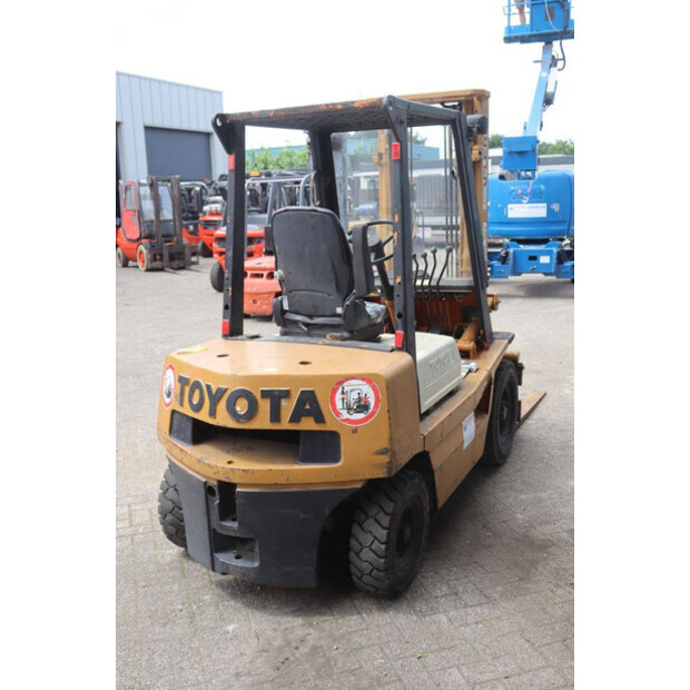 1994 Toyota 02-4FD25-48718491