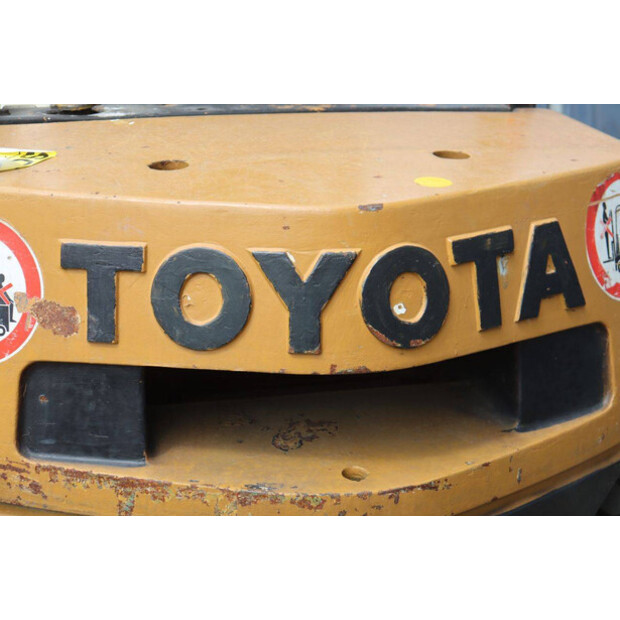 1994 Toyota 02-4FD25-48718501