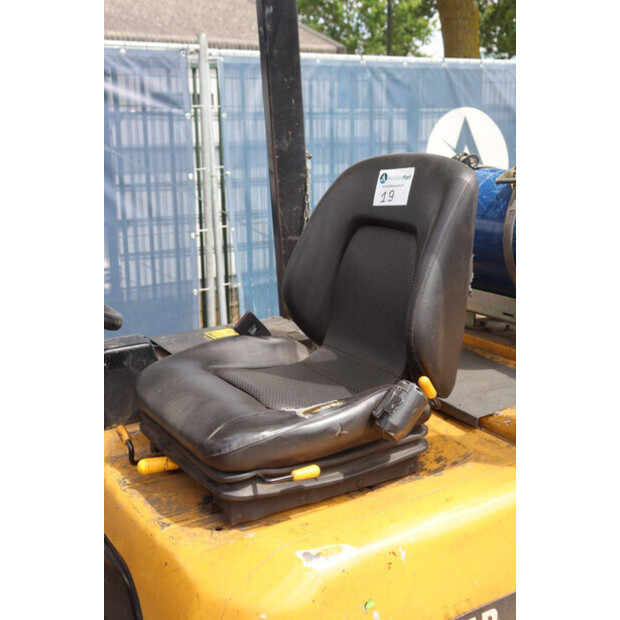1997 Caterpillar GP25-48718539