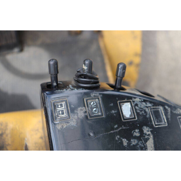 1997 Caterpillar GP25-48718543