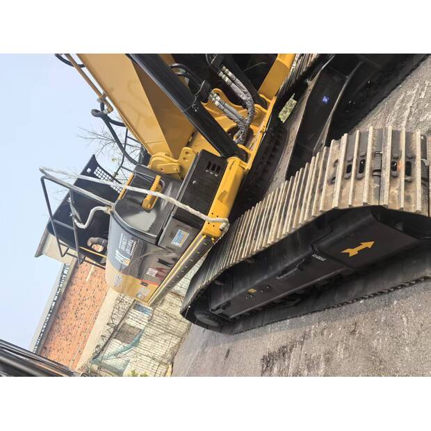 2024 Caterpillar 330D-48743550