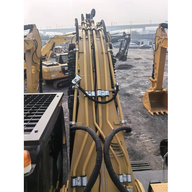 2024 Caterpillar 330D-48743714