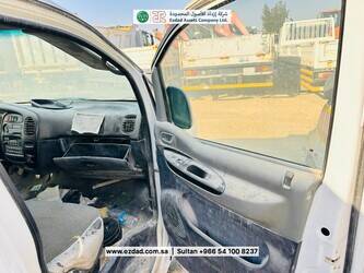 2007-hyundai-h-1-48745210
