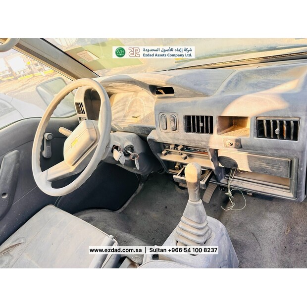2009 ميتسوبيشي L300-48745339
