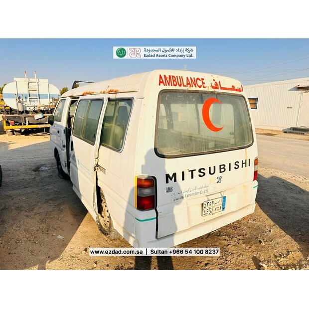 2009 ميتسوبيشي L300-48745341