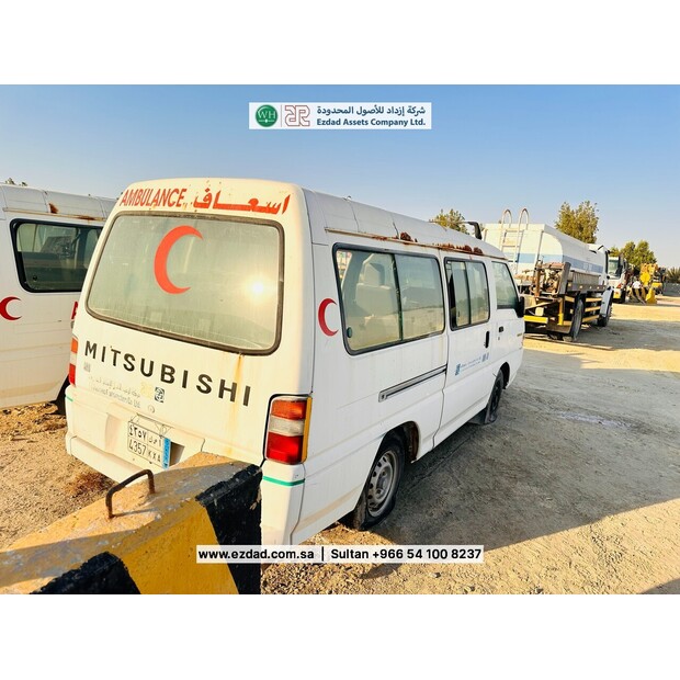 2009 ميتسوبيشي L300-48745349
