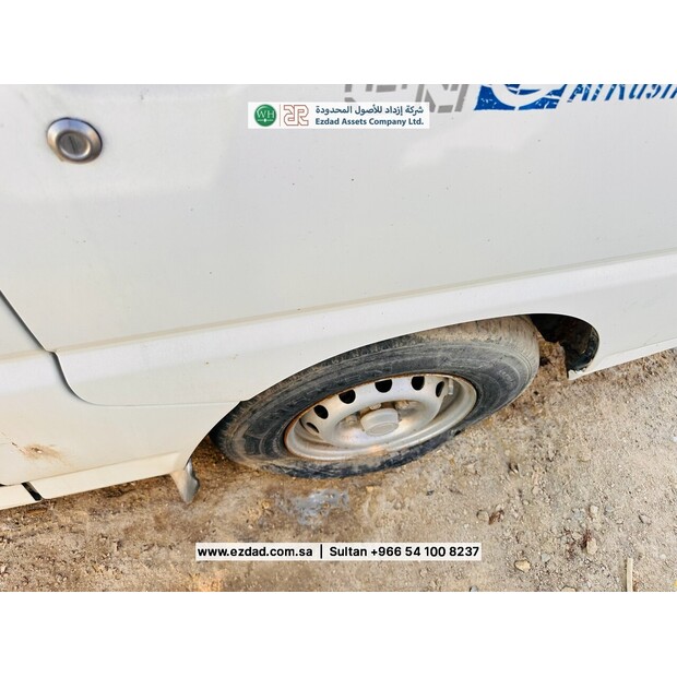 2011 ميتسوبيشي L300-48745368
