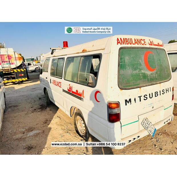 2011 ميتسوبيشي L300-48745373
