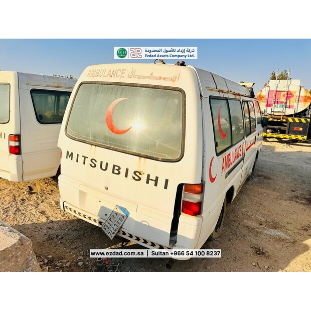 2011 ميتسوبيشي L300-48745393