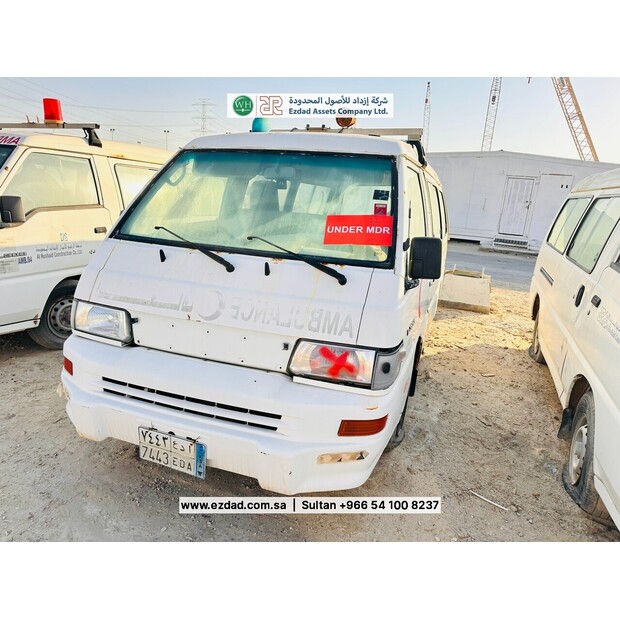 2011 ميتسوبيشي L300-48745395