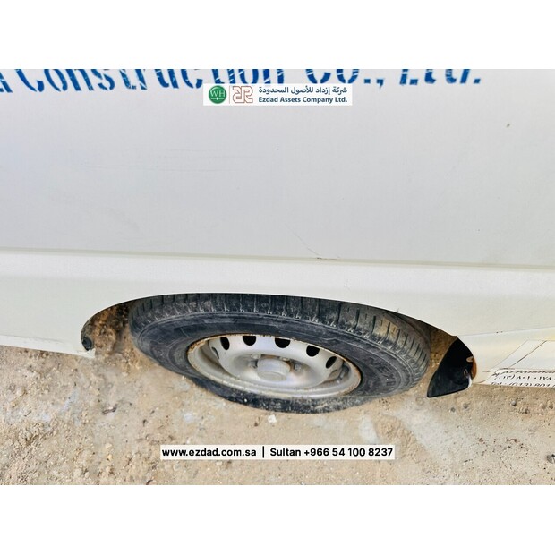 2011 ميتسوبيشي L300-48745398