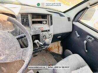 2014-daihatsu-gran-max-48745426