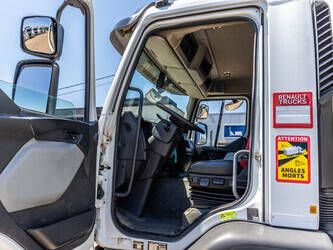 2017-renault-d26-320-48746677