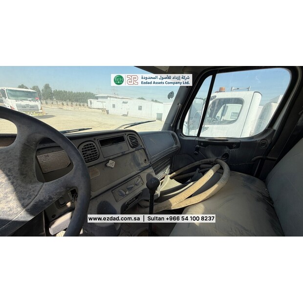 2011 Freightliner Business Class M2-48751546