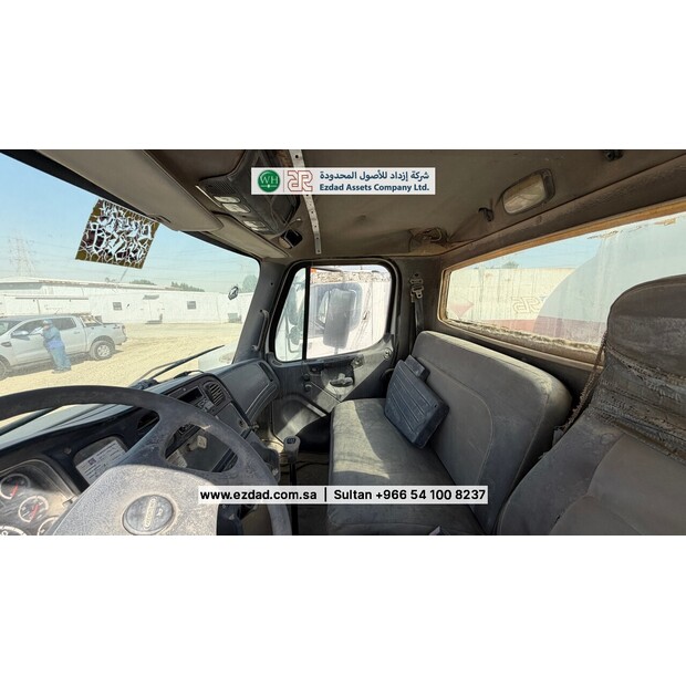 Freightliner Business Class M2-48751570