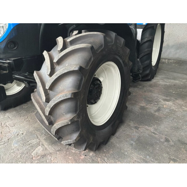 2014 نيو هولاند T7.185-48754320