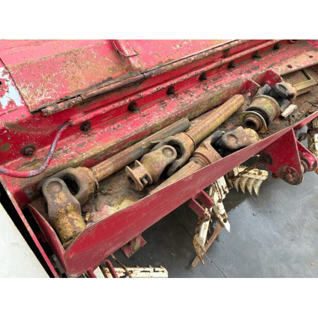2000 Gilles TR14-48754917