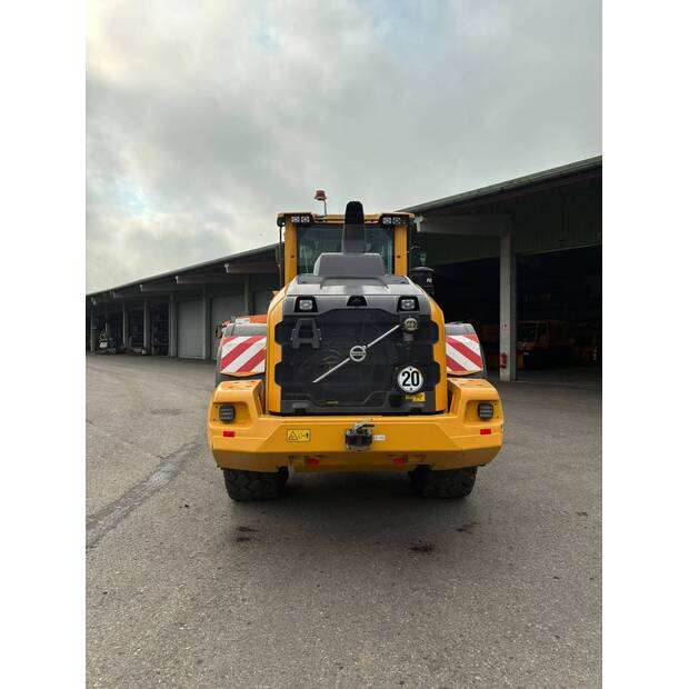 2022 فولفو L110H-48761802