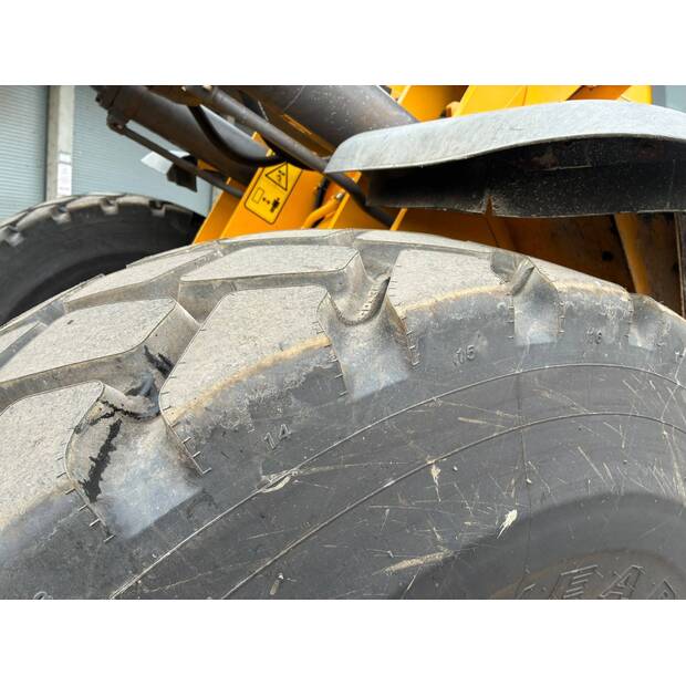 2022 فولفو L110H-48761807