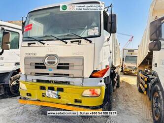 hino-700-series-48767438
