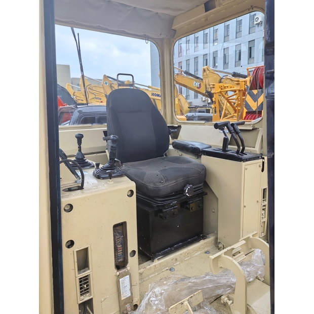2025 Komatsu D85-48770140