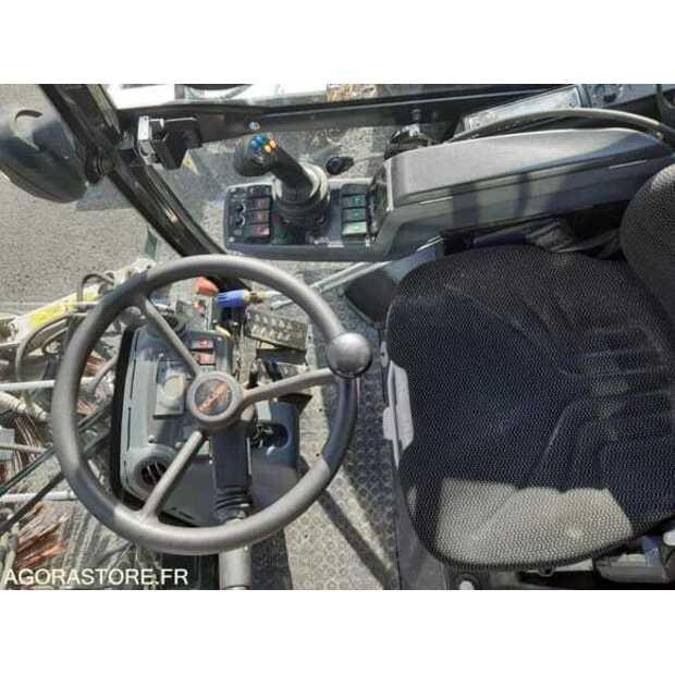2018 Holder X45-48771632