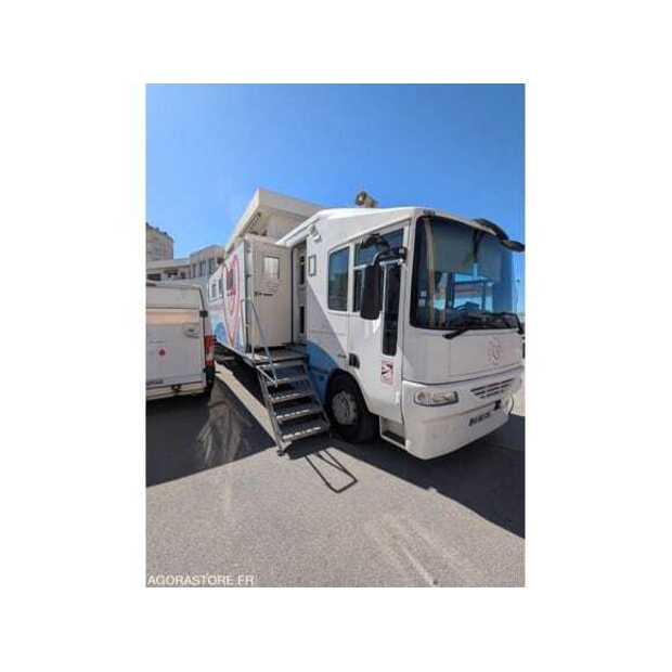 2009 Renault-48772061