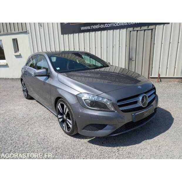 2016 Mercedes-Benz CLASS A-48772092
