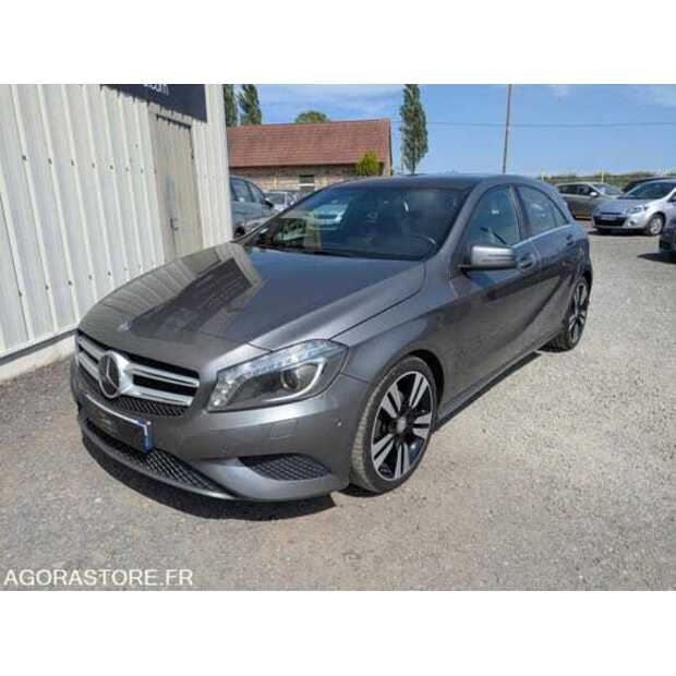 2016 Mercedes-Benz CLASS A-48772100
