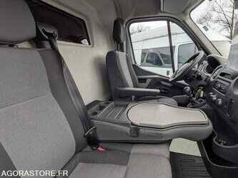 2017-renault-master-1477634-48772179