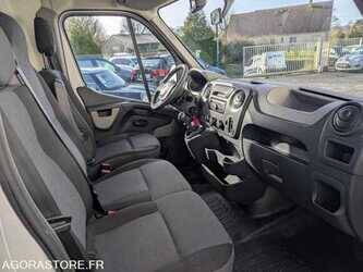 2017-renault-master-1477634-48772180