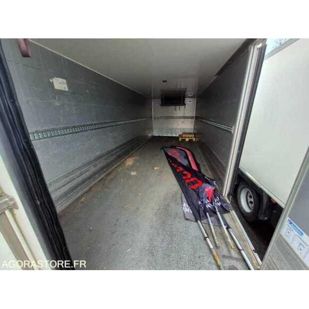 2015 Renault D-48772323