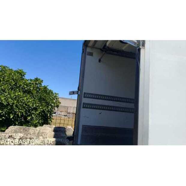 Iveco-48772495