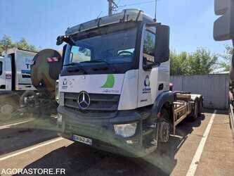 صورة ل رؤوس شاحنات 2015 مرسيدس بنز Antos
