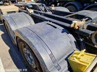 2015-mercedes-benz-antos-1477663-48772535