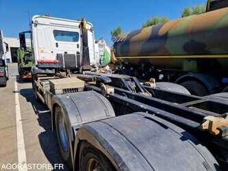 2015-mercedes-benz-antos-1477663-48772536