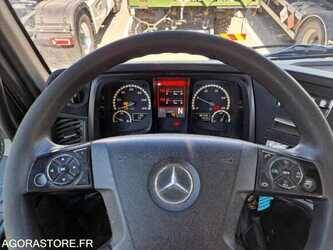 2015-mercedes-benz-antos-1477663-48772553