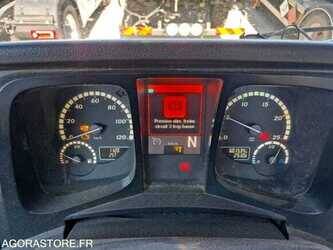 2015-mercedes-benz-antos-1477663-48772556