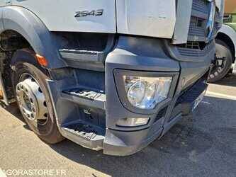 2015-mercedes-benz-antos-1477663-48772564