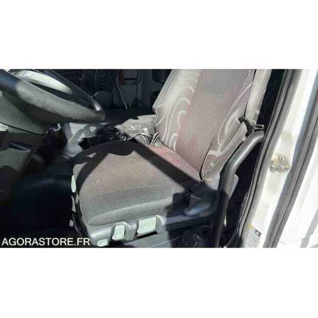 Iveco-48772617