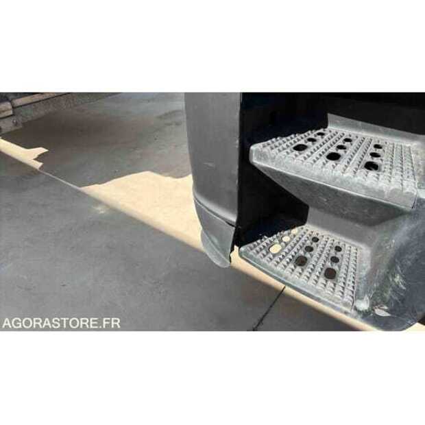 Iveco-48772636