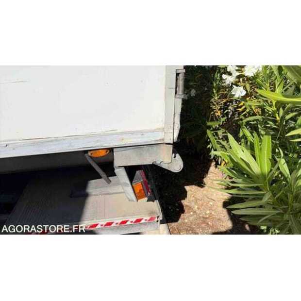Iveco-48772667