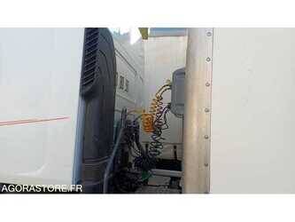 2011-renault-premium-1477674-48772735