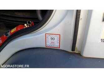 2011-renault-premium-1477674-48772752