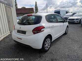 2018-peugeot-208-1477677-48772786