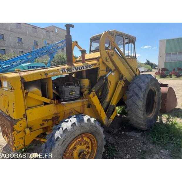 فولفو BM LM218-48773130