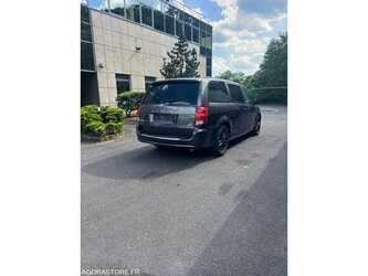 2018-dodge-large-caravan-1477704-48773197