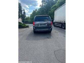 2018-dodge-large-caravan-1477704-48773198