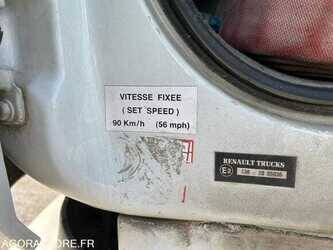 2009-renault-stratos-48773246