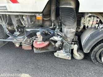2009-renault-stratos-48773249